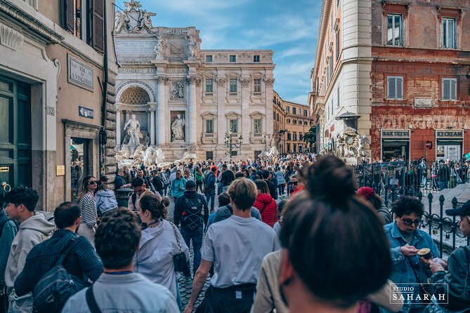10 Wonders of Rome in 3 hrs - Tossing a coin at the Trevi Fountain