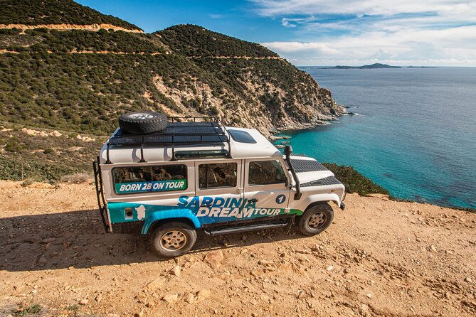 4x4 Mountains And Beaches - Chia area - Who will enjoy this Chia day trip most?