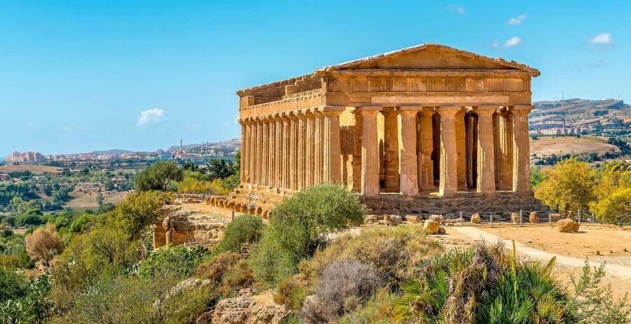 Agrigento: Valle dei Templi Fast-Track Ticket & Smart Guide - Temple of Zeus and the larger ruins