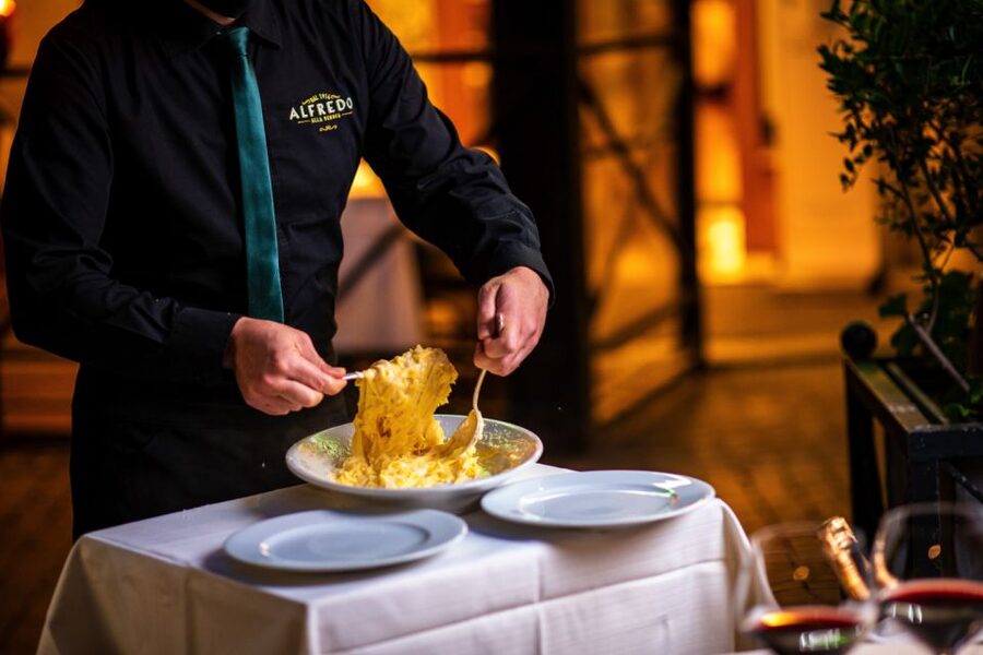 Alfredo alla Scrofa Restaurant in Rome: Eat Like a Star - Timing your Alfredo stop in Rome