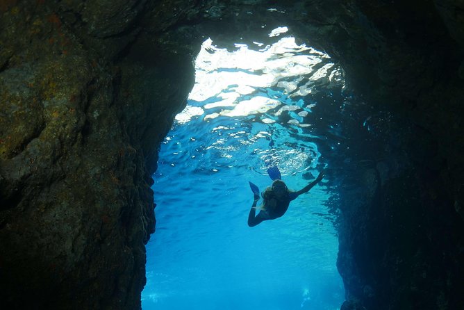 Amalfi Coast & Positano: Boat Tour with Snorkeling & Drinks - Amalfi’s Caves, Beaches, and Watchtowers