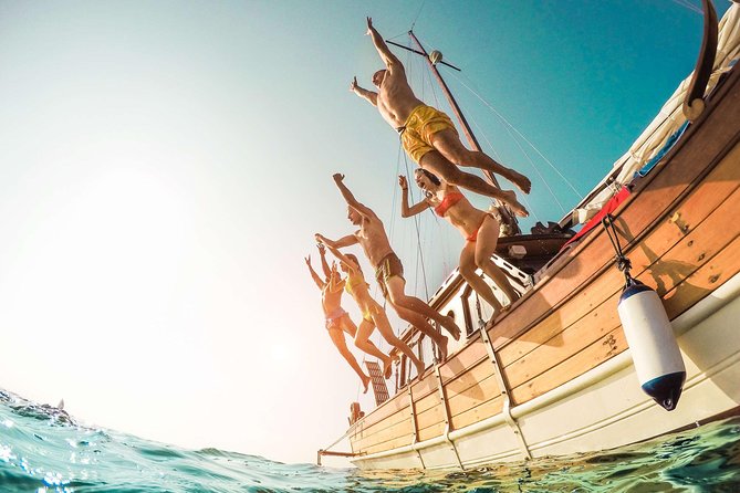 Amalfi Coast & Positano: Boat Tour with Snorkeling & Drinks - Drinks, Music, and the Mood Onboard