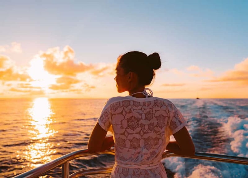 Amalfi: Sunset Boat Tour with Fruit and Drinks - Starting in Amalfi with a small group