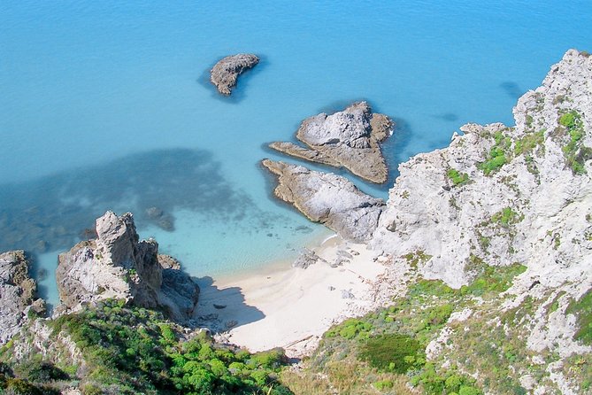 Amazing boat trip from Tropea to Capo Vaticano - 6 to 12 people - Swimming inside Grotta dello Scheletro