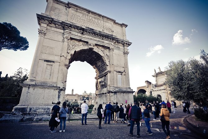 Ancient Rome Guided Tour: Colosseum, Forum and Palatine & Pick Up - The guide matters more than the script