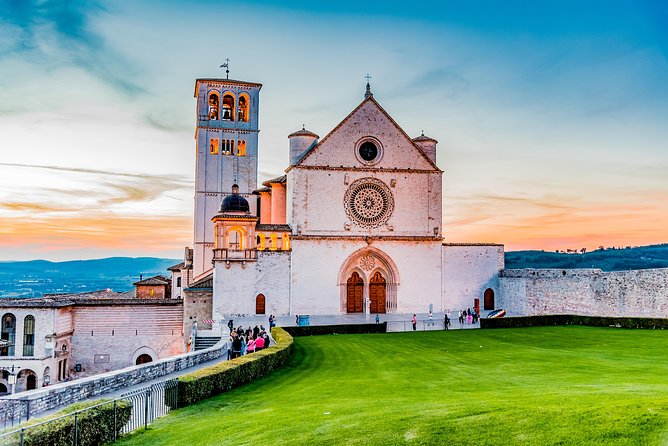 Assisi and Orvieto Guided Day Tour from Rome with Lunch - Orvieto, a volcanic hill town with a remarkable cathedral