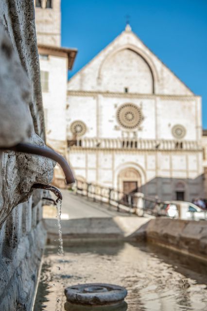 Assisi: Walking Tour with St. Francis Basilica Visit - Basilica of Santa Chiara and the world of St. Clare