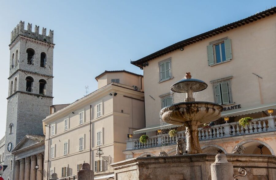 Assisi: Walking Tour with St. Francis Basilica Visit - The Basilica of St. Francis and its frescoes