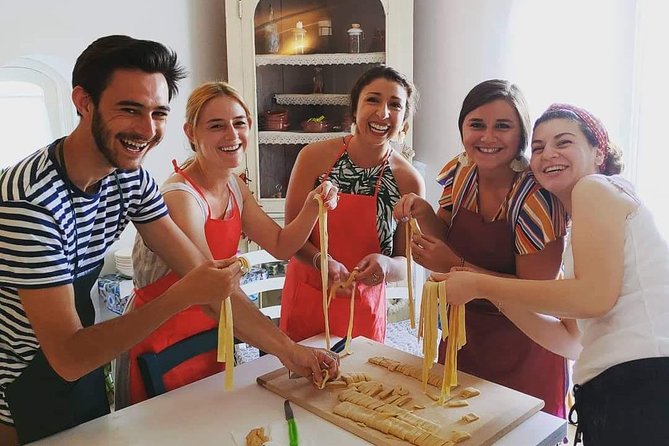 Authentic Cooking with Locals: Meal, Wine & Scenic Views - A cooking class with a real Praiano address
