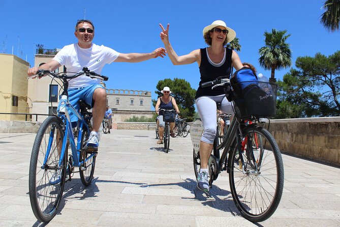 Bari Bike Tour - Piazza Mercantile and the everyday city