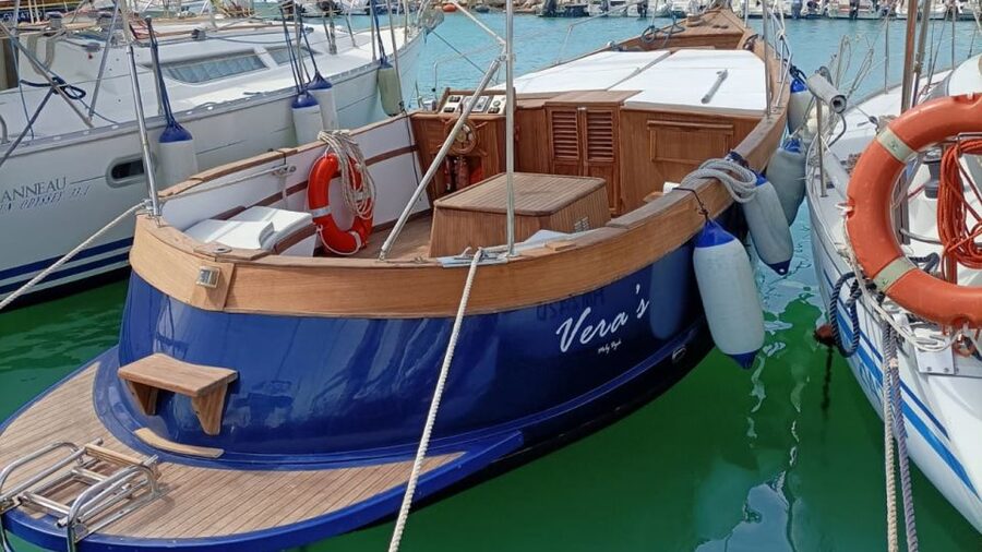 Bari by boat: admire the city from the sea with Aperitivo - Swimming off the boat, weather permitting