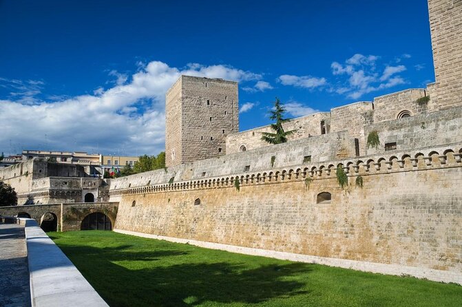 Bari’s Ultimate Street Food Tour - Small Group by Do Eat Better - Key points at a glance