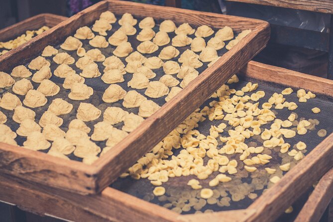 Bari Walking Tour with Pasta Experience - Piazza del Ferrarese and the old Roman road