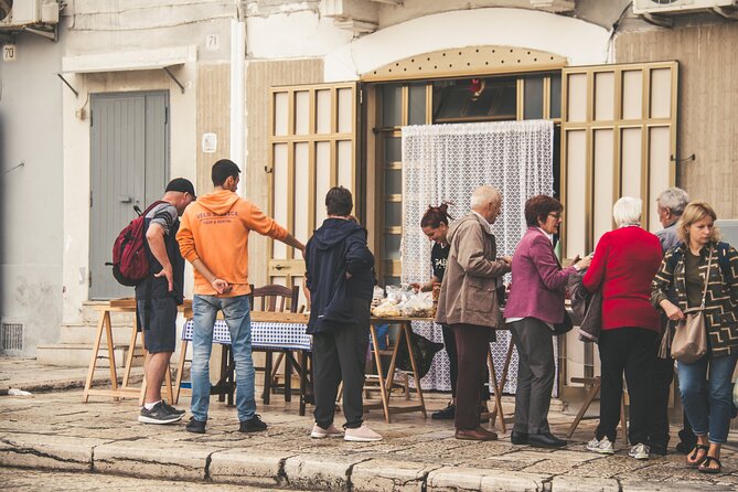 Bari Walking Tour with Pasta Experience - The pasta lesson: making orecchiette by hand