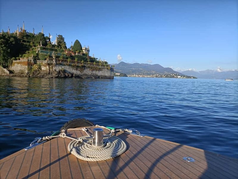 Baveno: Hop-On Hop-Off Boat Tour to 3 Borromean Islands - Isola dei Pescatori: lanes, houses, and a village feel
