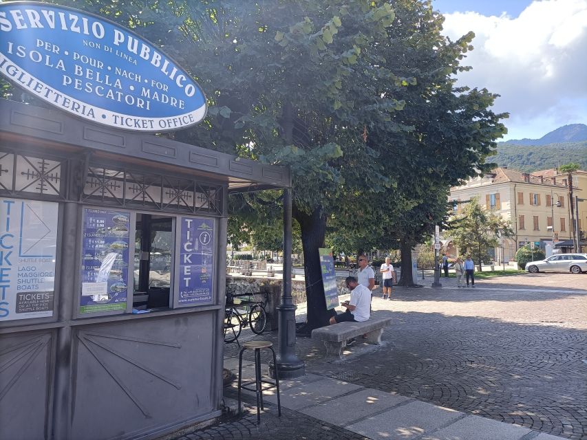 Baveno: Hop-On Hop-Off Boat Tour to 3 Borromean Islands - Dogs, mobility, and practical limits