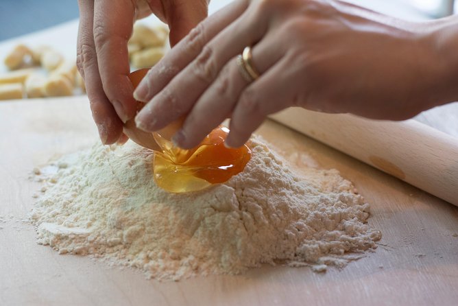 Become a Masterchef in Rome: Pasta, Ravioli and Tiramisù Class - Fettuccine with Rome’s best-known sauces