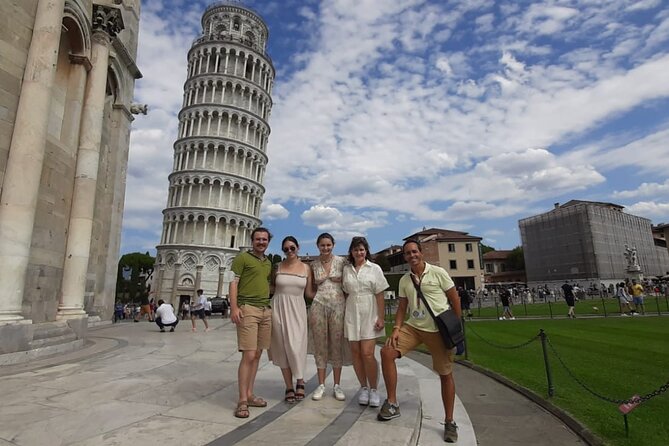 Best of Pisa: Small Group Tour with Admission Tickets - Piazza dei Miracoli: seeing the whole picture
