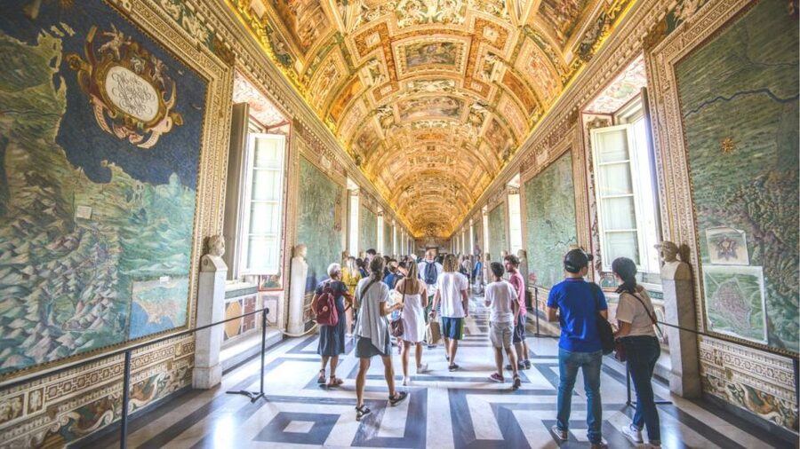 Best of the Vatican: Fast Track Highlights - Ancient sculpture in the Belvedere Courtyard
