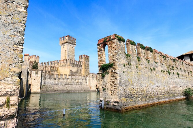 Boat Tour of Isola del Garda - The captains and the guiding style