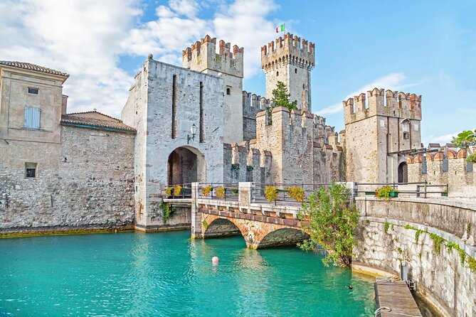 Boat Tour of Isola del Garda - Aquaria and the warm waters near Sirmione