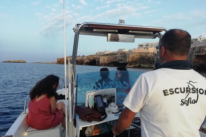 Boat trip to the Polignano a Mare caves - What the guides add to the ride