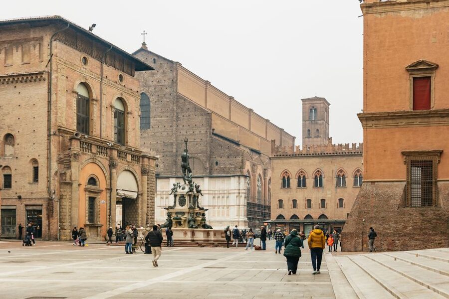 Bologna: City Center Walking Tour - Santo Stefano and the church contrast