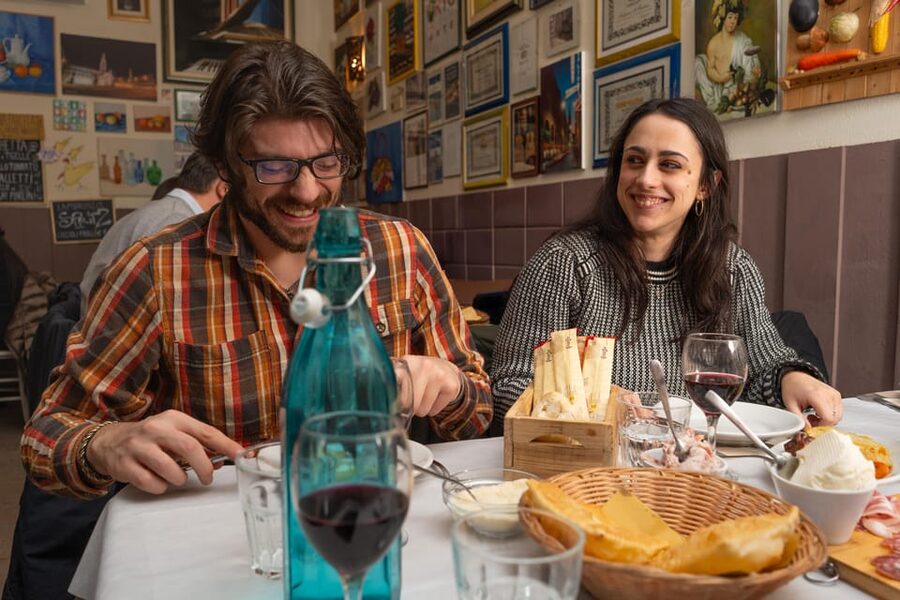 Bologna: Food Tour with Pasta Tasting & Local Specialties - Meeting at Feltrinelli near the Two Towers