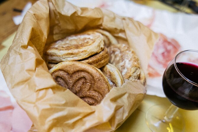 Bologna gastronomic experience with a local - A step back in time at an old Bologna osteria