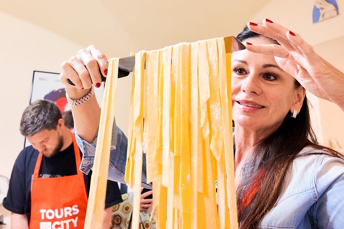 Bologna Local Pasta Cooking Class, Ragu, Spritz, Wine & Gelato - Homemade ragù, ready when the pasta is