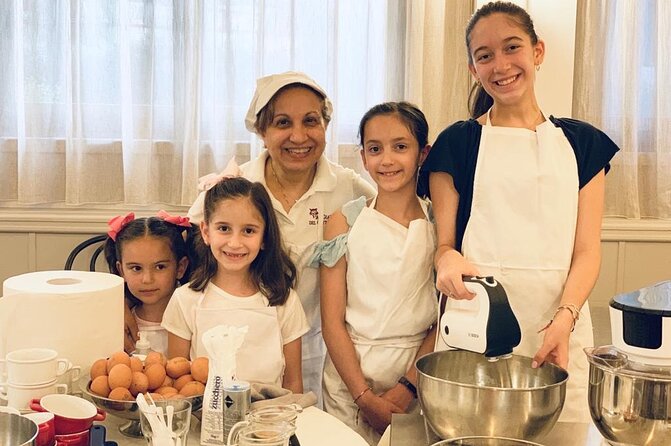 Bologna: Pasta and Tiramisu Small Group Cooking Class with Wine - Folding ricotta and spinach ravioli