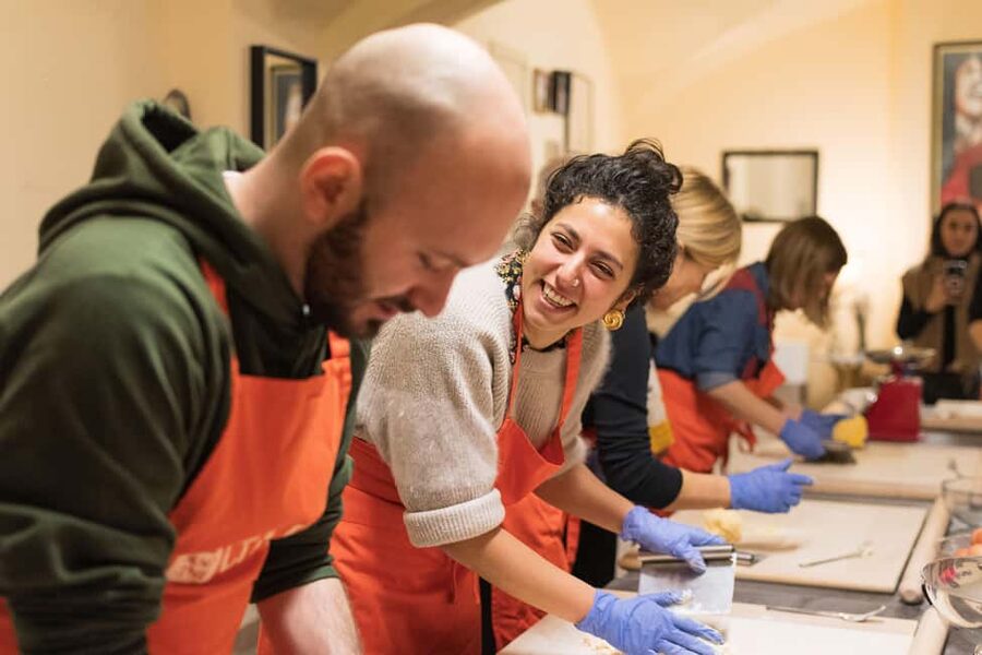 Bologna: Pasta Tagliatelle Ragu Cooking Class with Spritz - Why this Bologna cooking class works