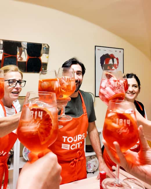 Bologna: Pasta Tagliatelle Ragu Cooking Class with Spritz - The ragù is prepared ahead of time