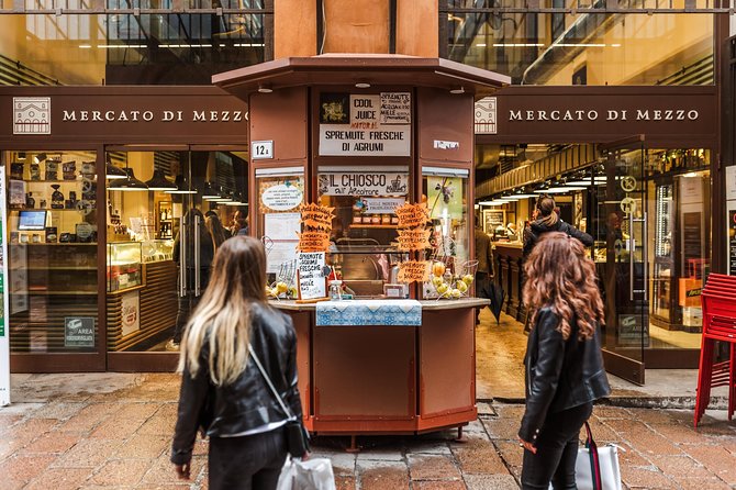 Bologna Private Highlights & Hidden Gems Tour with a Local - Bologna’s leaning towers require a choice