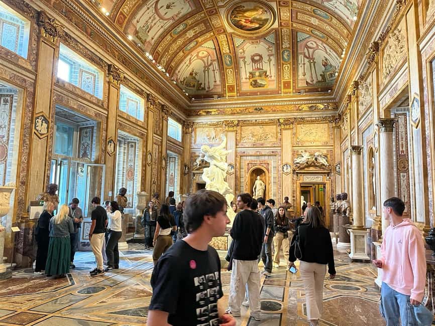 Borghese Gallery Entry Ticket - Meeting the host at the Enjoy Rome flag