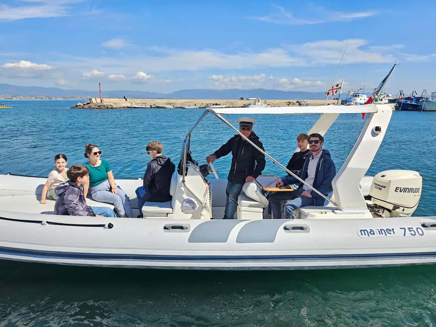 Cagliari:devil's saddle big cruise by boat drink & snack - The caves around Piscina della Sella