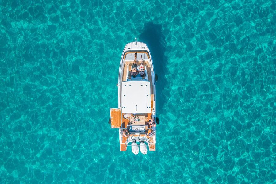 Cagliari: Luxury Motorboat Tour with 3 Swim Stops & Wine - Cala Fighera and the pleasure of unhurried water time