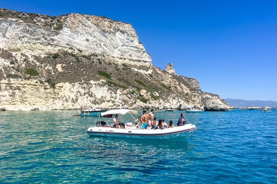 Cagliari: Zodiac Boat Tour, 3-4 SwimStops, Wine & Snorkeling - Wine, music, and the pace of the outing