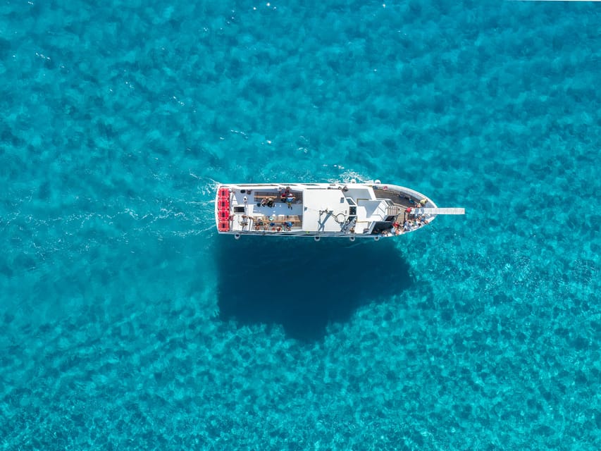 Cala Gonone:Cruise in the Gulf of Orosei with Cala Goloritzé - Crowds, boarding, and comfort
