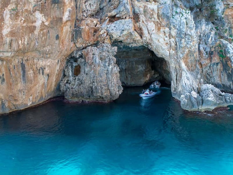 Cala Gonone: Dinghy Excursion to C. Mariolu and C. Goloritzè - Why this Gulf of Orosei excursion works so well