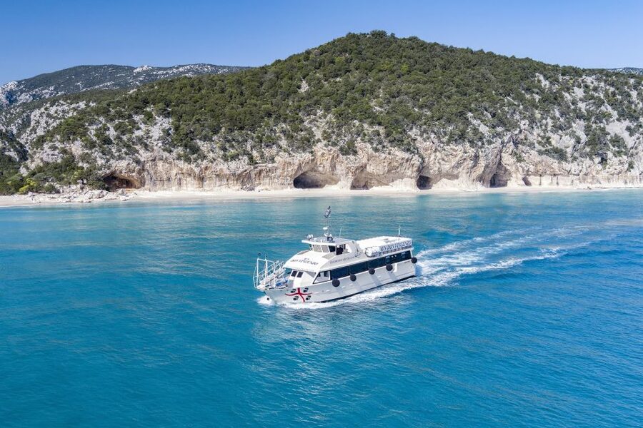 Cala Gonone: Grotta del Bue Marino and Cala Luna Boat Tour - Inside Grotta del Bue Marino