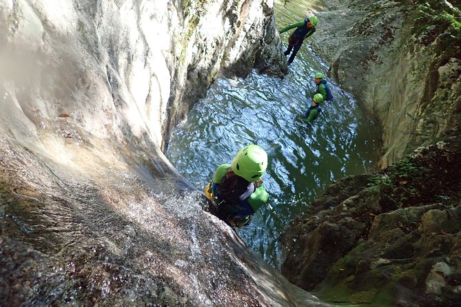 Canyoning "Gumpenfever" - beginner Canyoningtour for everyone - Entering Tignale’s Gorges