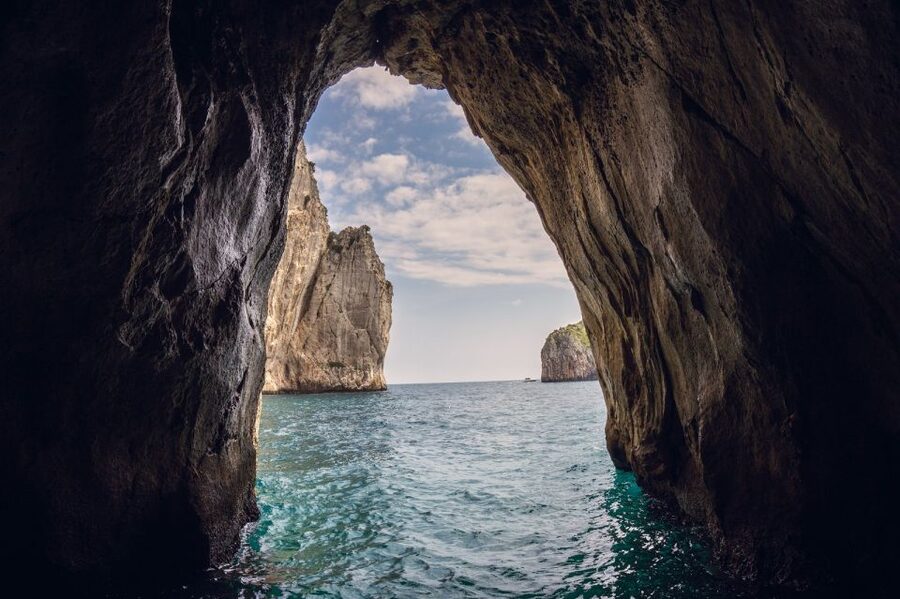 Capri: 2-Hour Boat Tour with Happy Hour - The Faraglioni, Capri’s signature view