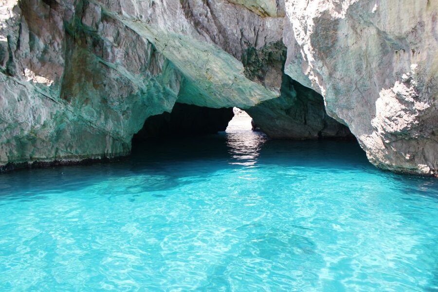 Capri: 2-Hour Boat Tour with Happy Hour - The swim and snorkeling stop