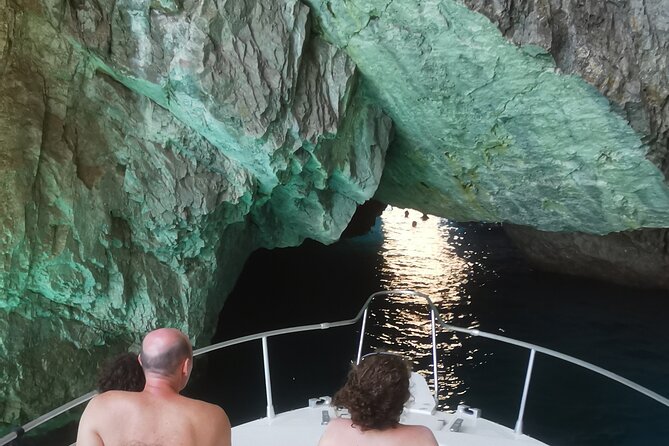Capri Boat Daily Tours - Leaving Sorrento for Bagni Regina Giovanna