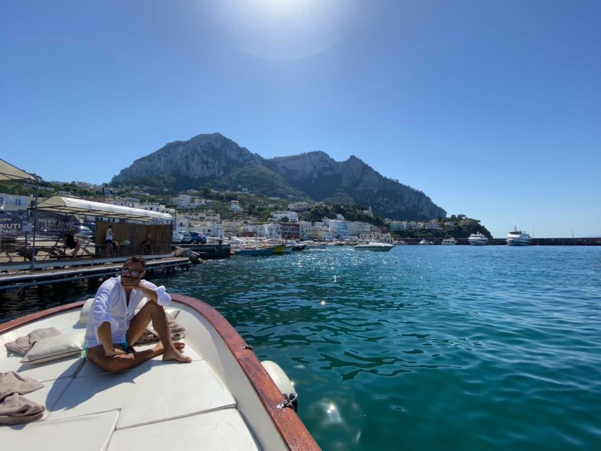 Capri: Island and Grottos Boat Cruise with Snacks and Drinks - The Faraglioni and the Arch of Love
