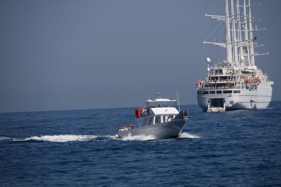 Capri: Island Sightseeing Tour with Blue Grotto Stop - The Blue Grotto stop, and its big catch