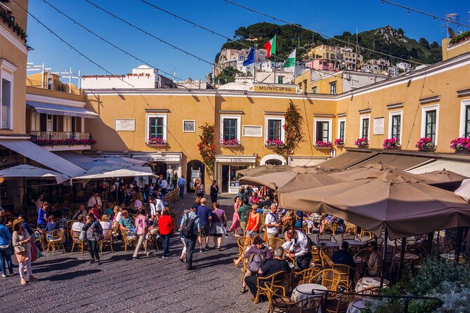 Capri Island Small Group Boat Tour from Naples with Light Lunch - Green Grotto and a chance to swim