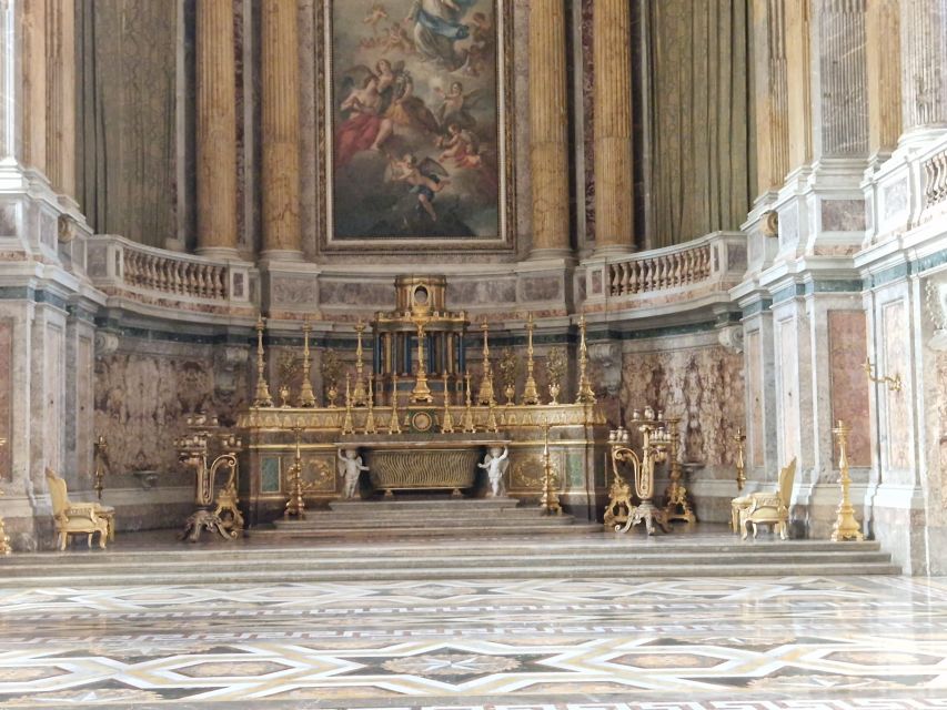 Caserta: Royal Palace of Caserta Guided Tour - Meeting your guide at the main entrance