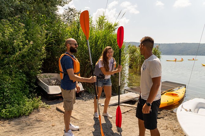 Castel Gandolfo Lake Kayak and Swim Tour - The 15-minute lesson gets beginners moving